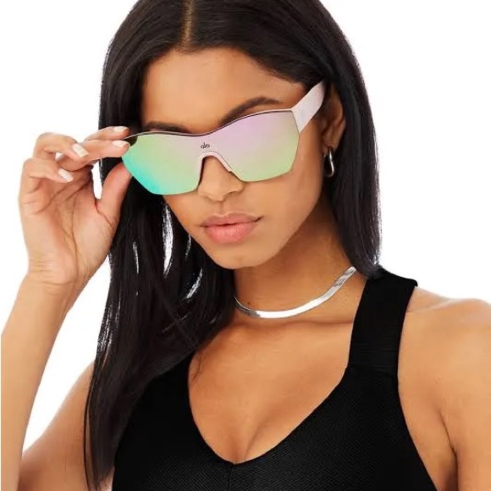 ALO Yoga Silver Sunglasses Modern Oversized Design